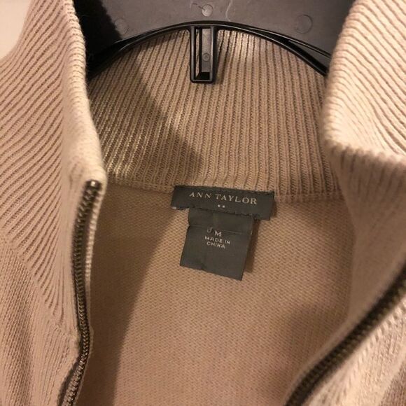 Ann Taylor beige 3/4 sleeve sweater sz medium - Picture 3 of 6